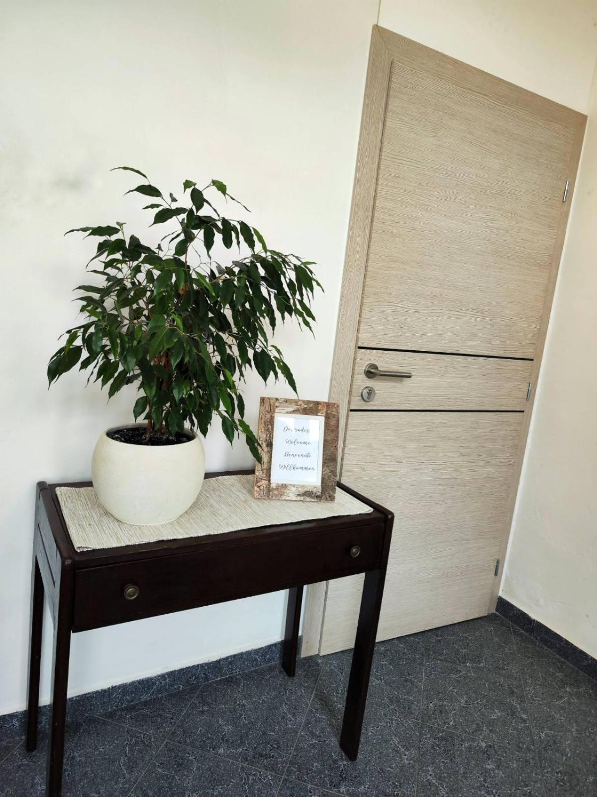 Apartment Mira Върсар Екстериор снимка